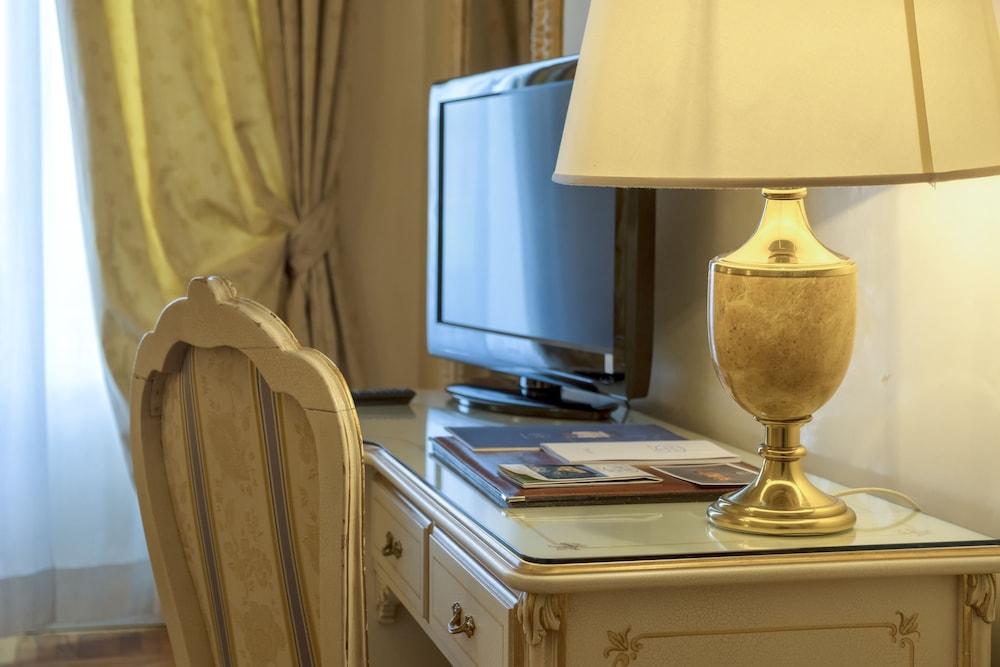 Grand Hotel & La Pace Spa มอนเตกาตินี แตร์เม ภายนอก รูปภาพ